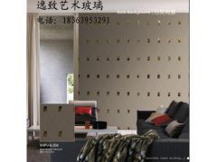 逸致藝術(shù)玻璃 讓拼鏡拼接點(diǎn)亮沙發(fā)背景墻的藝術(shù)之美
